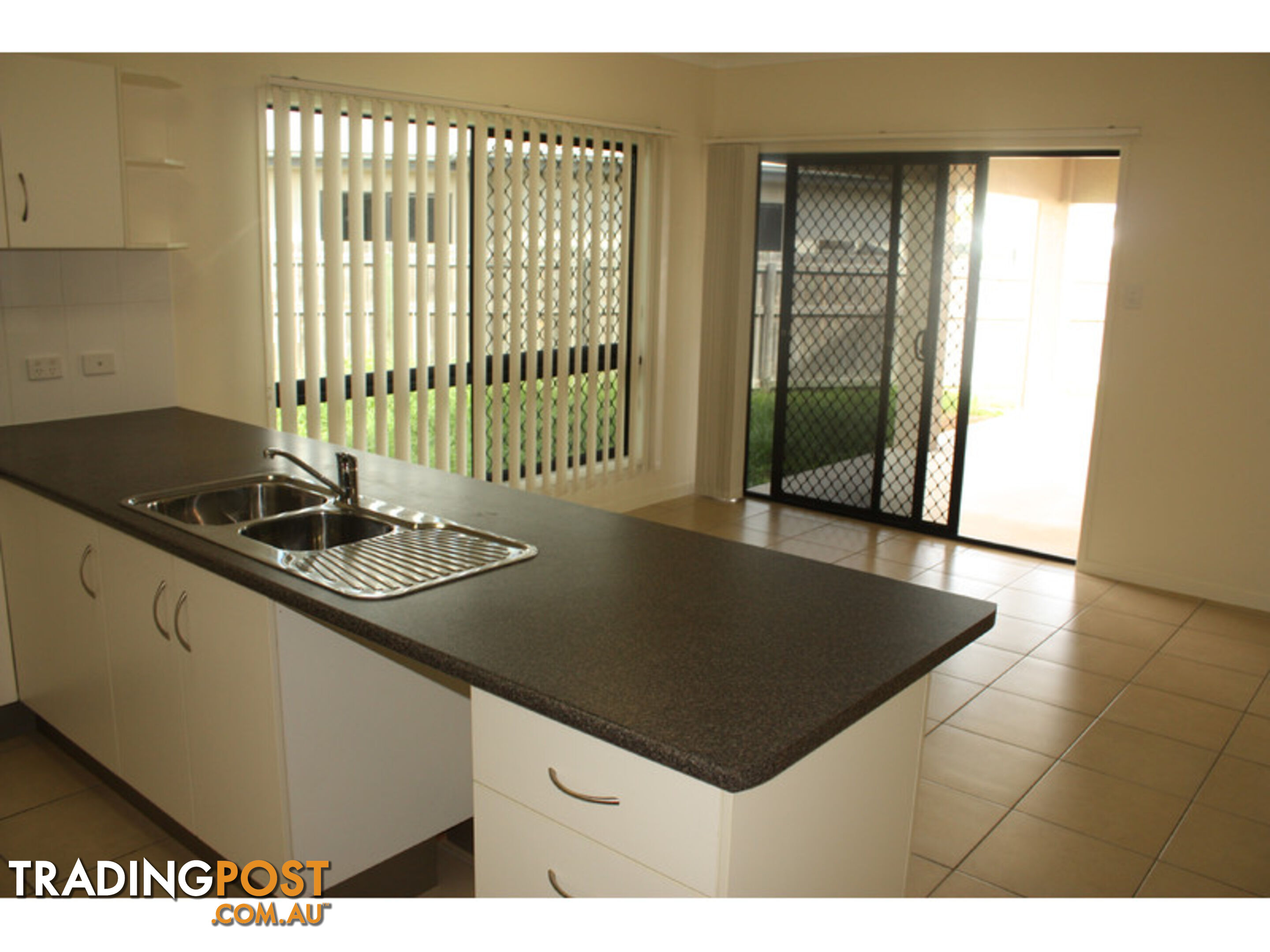 27 Stephanie Street Rasmussen QLD 4815