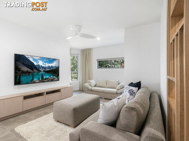 2/810 Pacific Parade CURRUMBIN QLD 4223