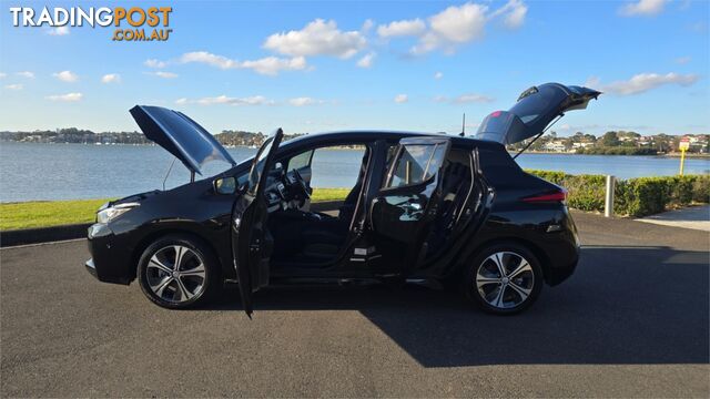 2019 Nissan LEAF - photo 2 of 32
