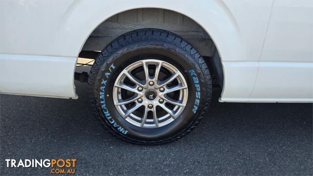 2007 Toyota Hiace - photo 2 of 32