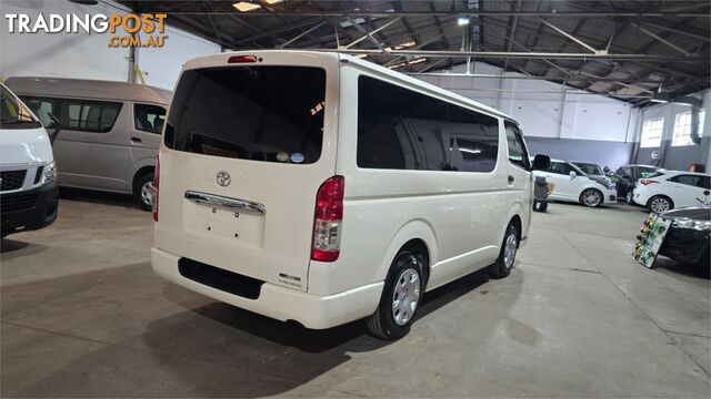 2016 Toyota Hiace - photo 3 of 19