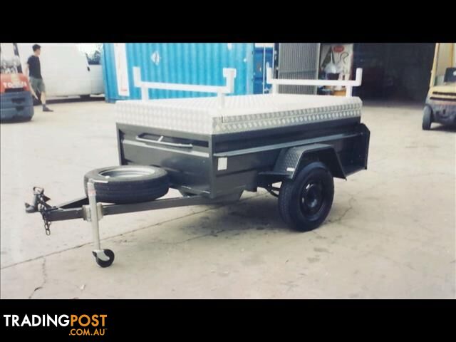 Box Trailer with Lid (Item 124)