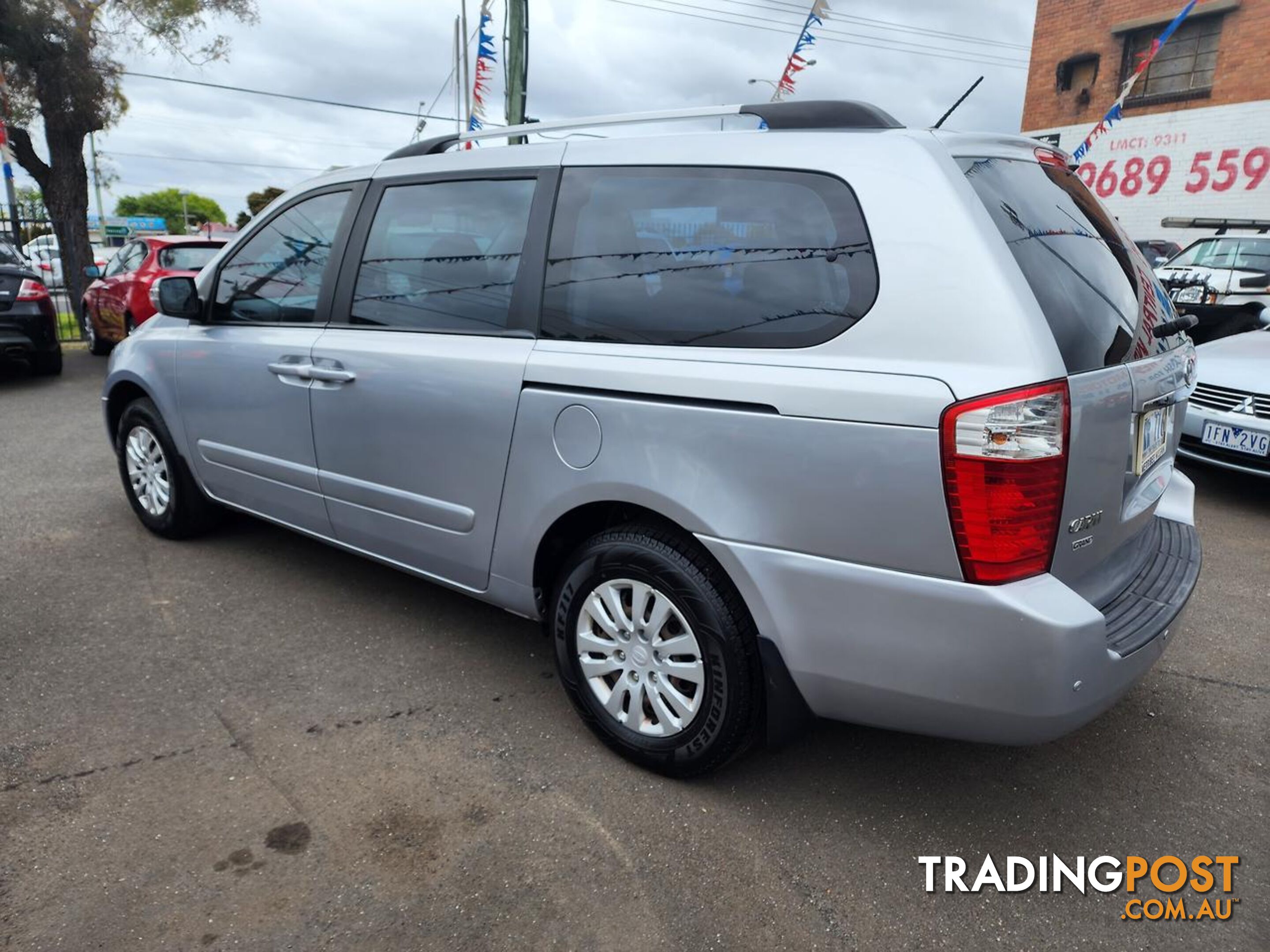 2010 KIA GRAND CARNIVAL Si VQ WAGON