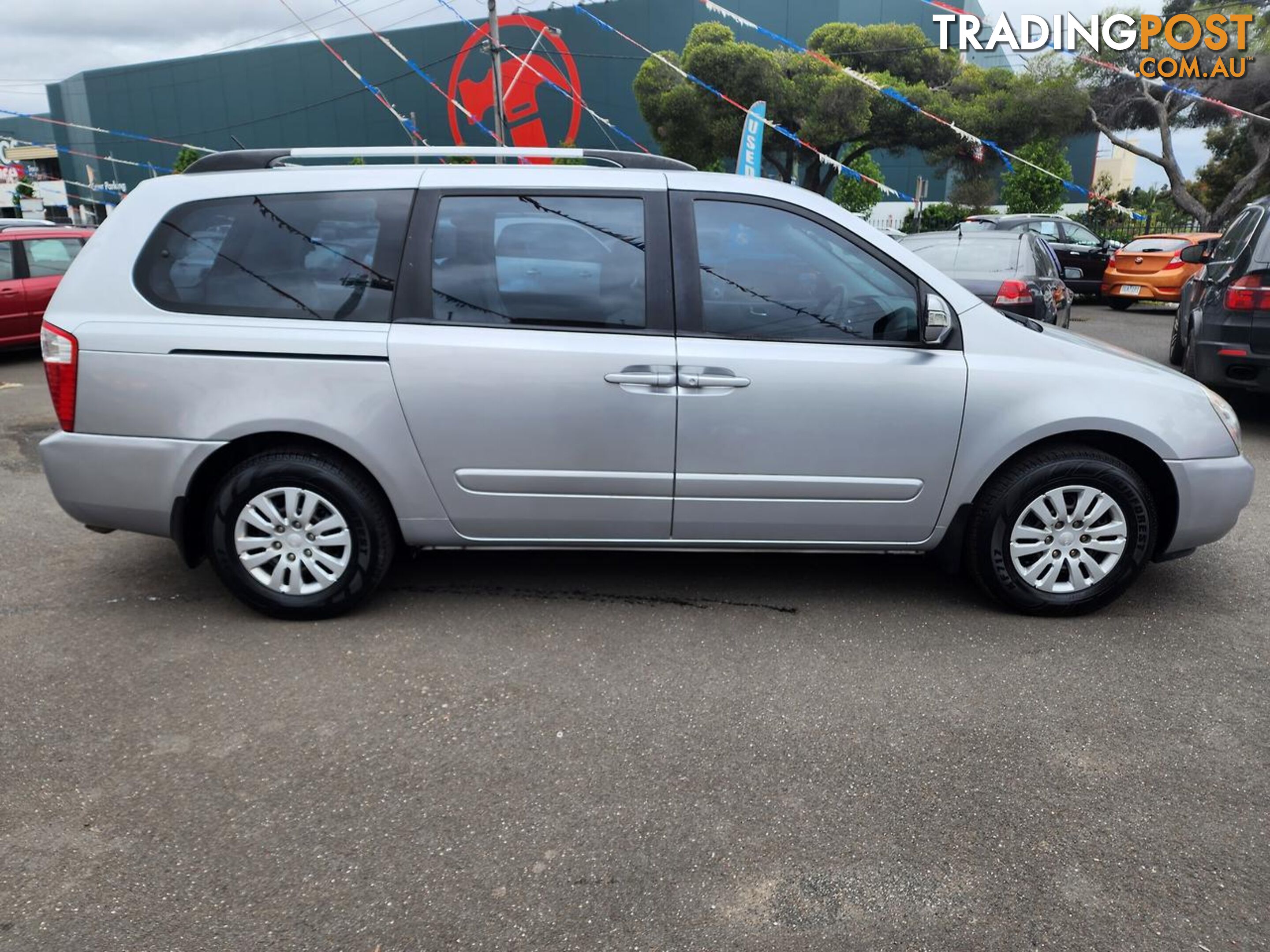 2010 KIA GRAND CARNIVAL Si VQ WAGON