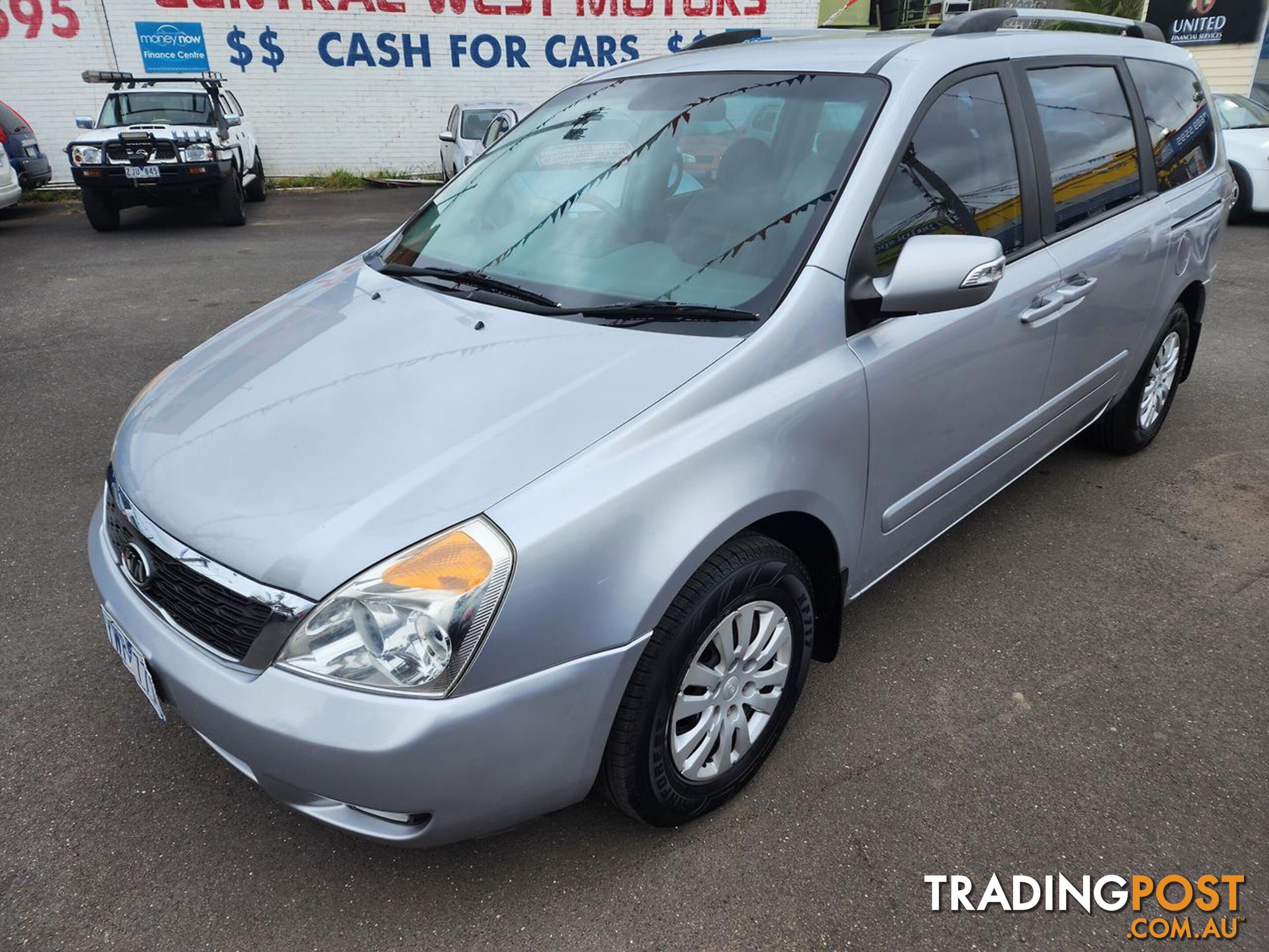 2010 KIA GRAND CARNIVAL Si VQ WAGON