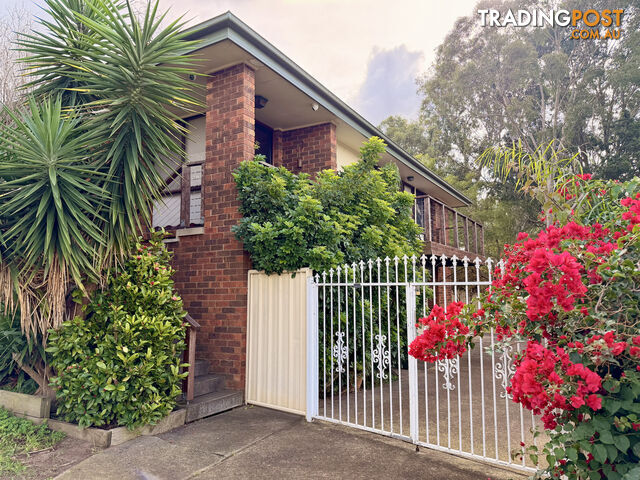 5 Lerwick Place ST ANDREWS NSW 2566 - photo 2 of 14