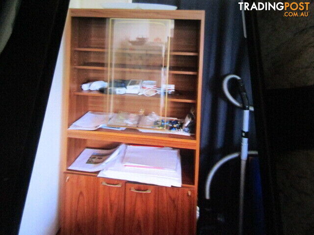 free cabinets, bookshelfs