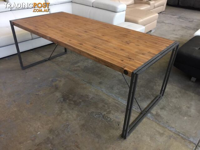 CITY2 DINING TABLE - photo 3 of 9