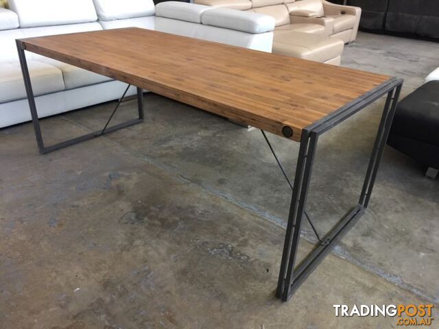 CITY2 DINING TABLE - photo 2 of 9