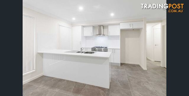 6 Thorpe Street WHITE ROCK QLD 4306 - photo 3 of 10