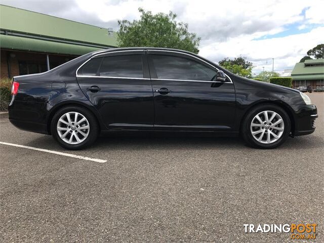 2009  Volkswagen Jetta 103TDI 1KM Sedan - photo 5 of 19