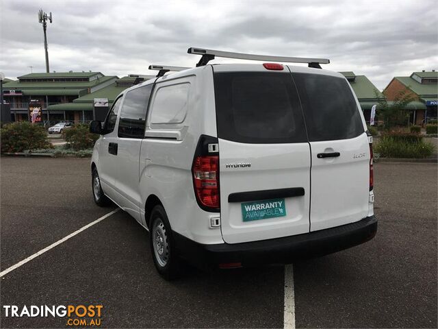 2015 Hyundai iLoad TQ2-V Van - photo 3 of 17