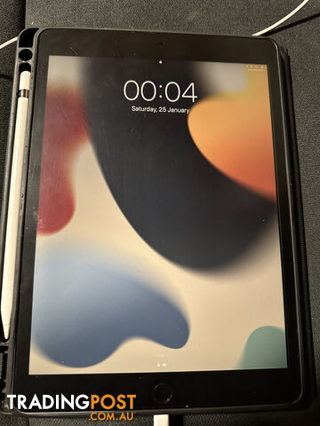 iPad 9th Generation WiFi 256GB + pencil + case