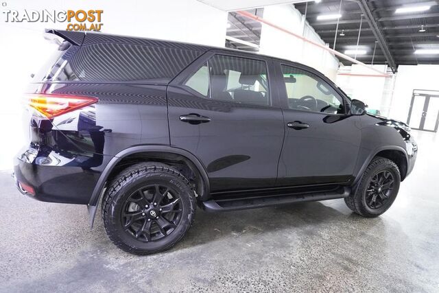 2017 Toyota Fortuner GX  SUV - photo 4 of 24