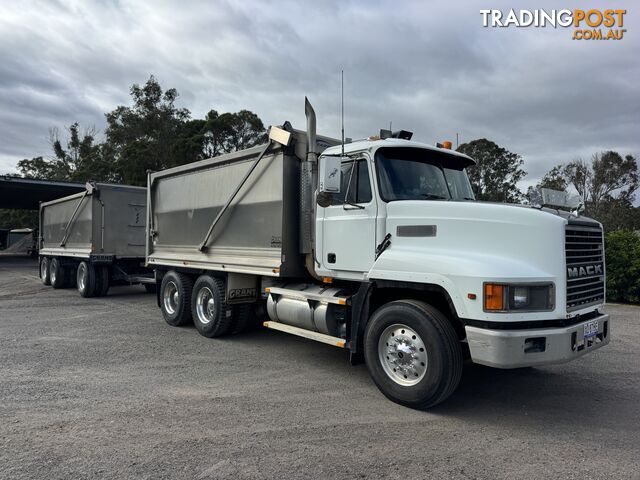 1998 Mack CH Fleet-Liner Tipper Truck