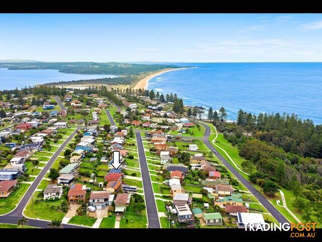 WHISPERING PINES 21 SURF STREET Tuross Head, NSW 2537