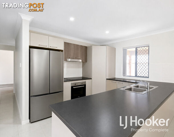 21 Massey Street YARRABILBA QLD 4207 - photo 3 of 8