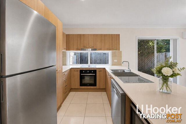 37 Orb Street YARRABILBA QLD 4207 - photo 5 of 16