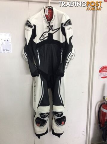 Alpine Stars Motorbike Race Suit / Leathers