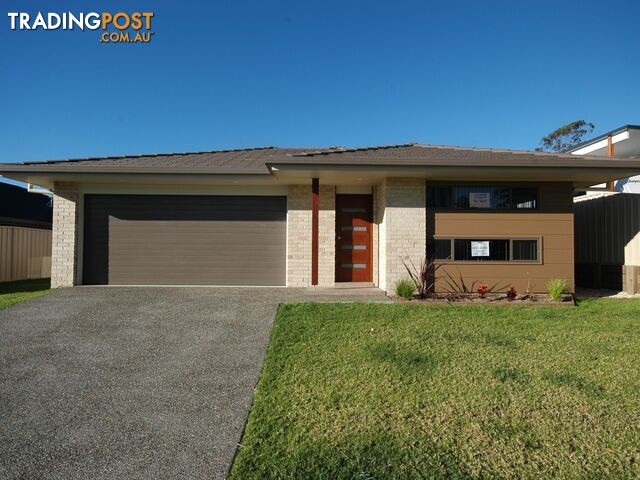 8 Solomon Drive LAKE CATHIE NSW 2445