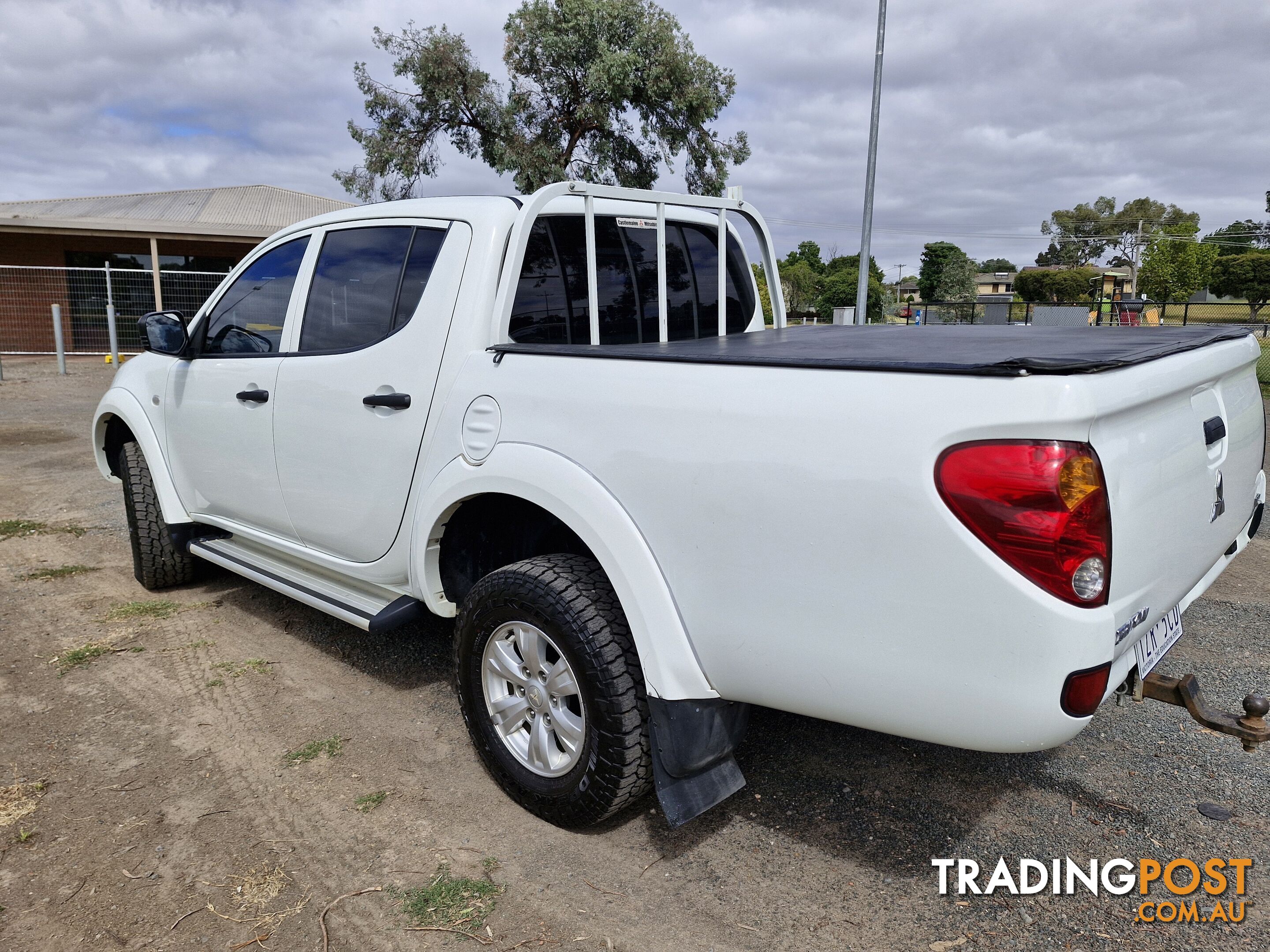 2014 Mitsubishi Triton MN Mitsubisi Triton GLX + SUV Manual