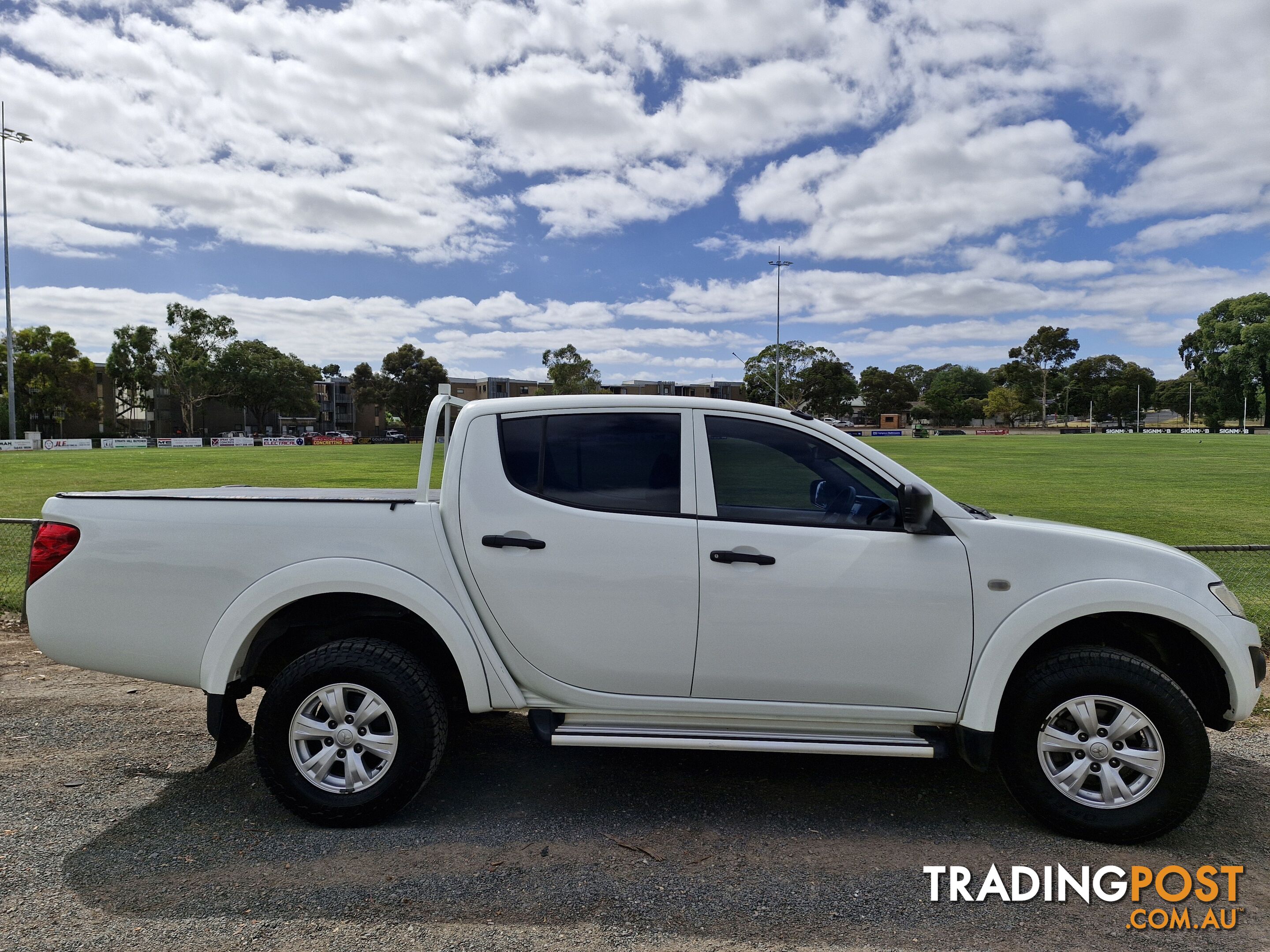 2014 Mitsubishi Triton MN Mitsubisi Triton GLX + SUV Manual