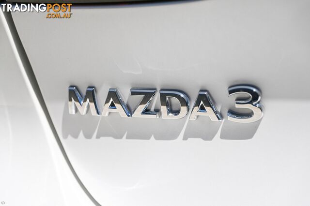 2024 MAZDA 3   HATCH