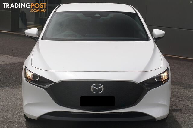 2024 MAZDA 3   HATCH