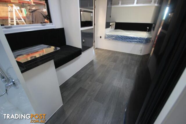 LUX-LIFT 19FT - photo 5 of 6