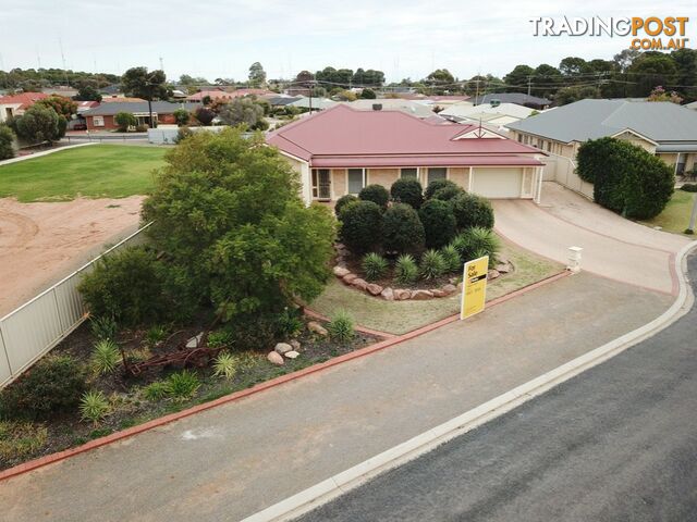 15 Abbott Drive KADINA SA 5554