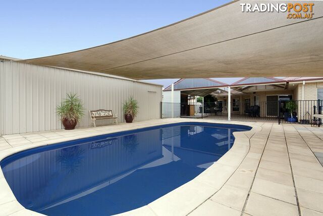 15 Abbott Drive KADINA SA 5554