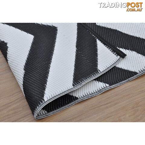 CHEVRON Rug Black & White 120x180cm