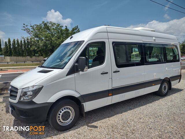 2018 KEA NOMAD MERCEDES M700 3 BERTH - photo 3 of 23
