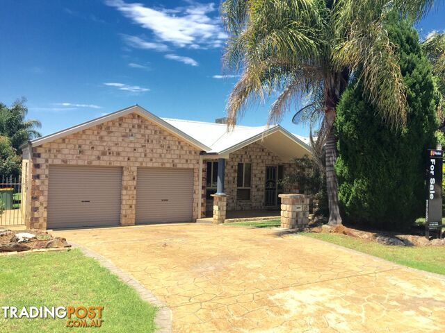 15 Fairbairn Street GLENROY NSW 2640