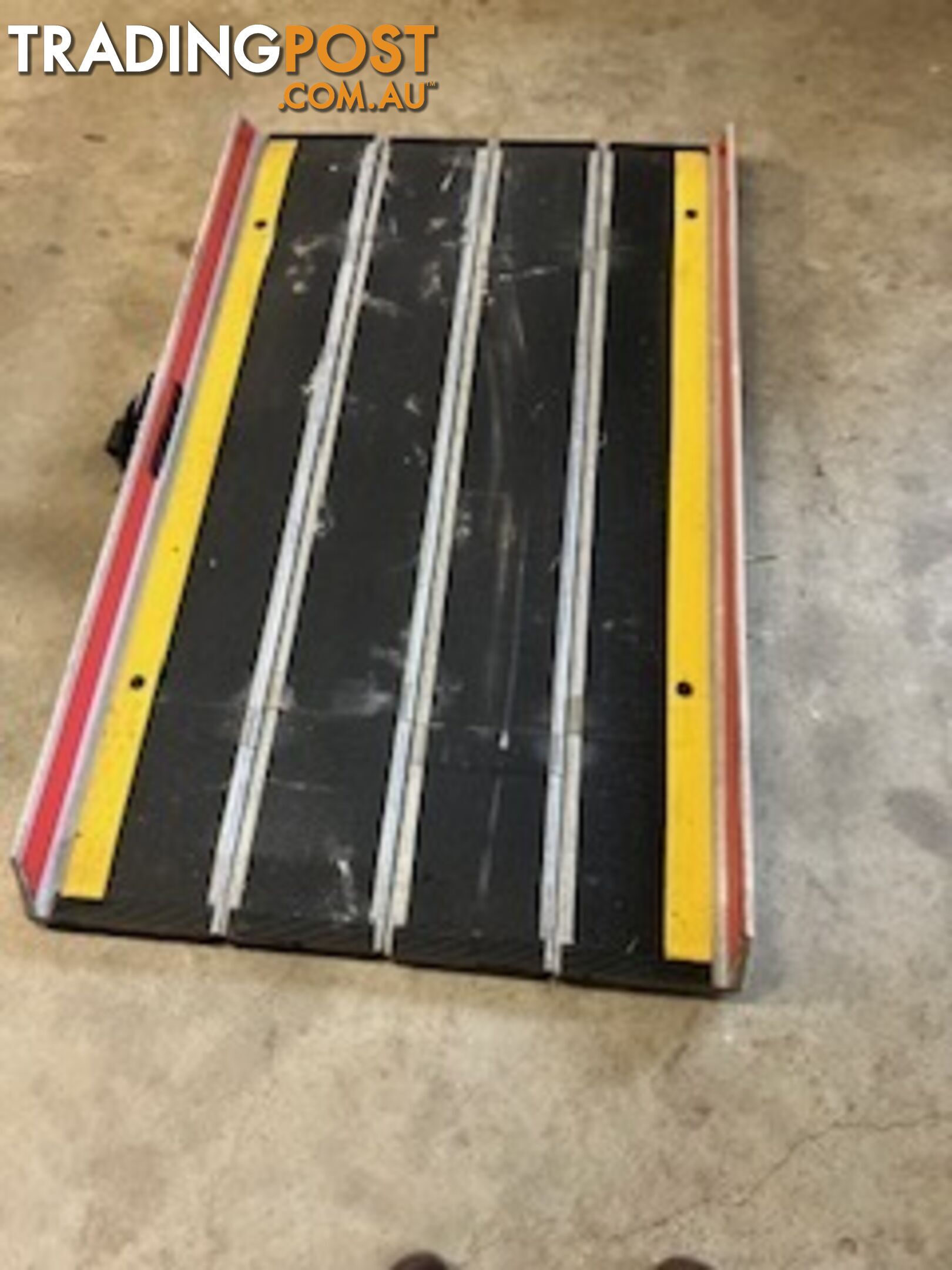 DECPAC PORTABLE RAMP WITH EDGE