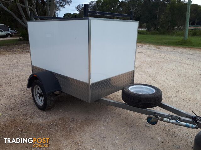 Trailers 2000 luggage trailer