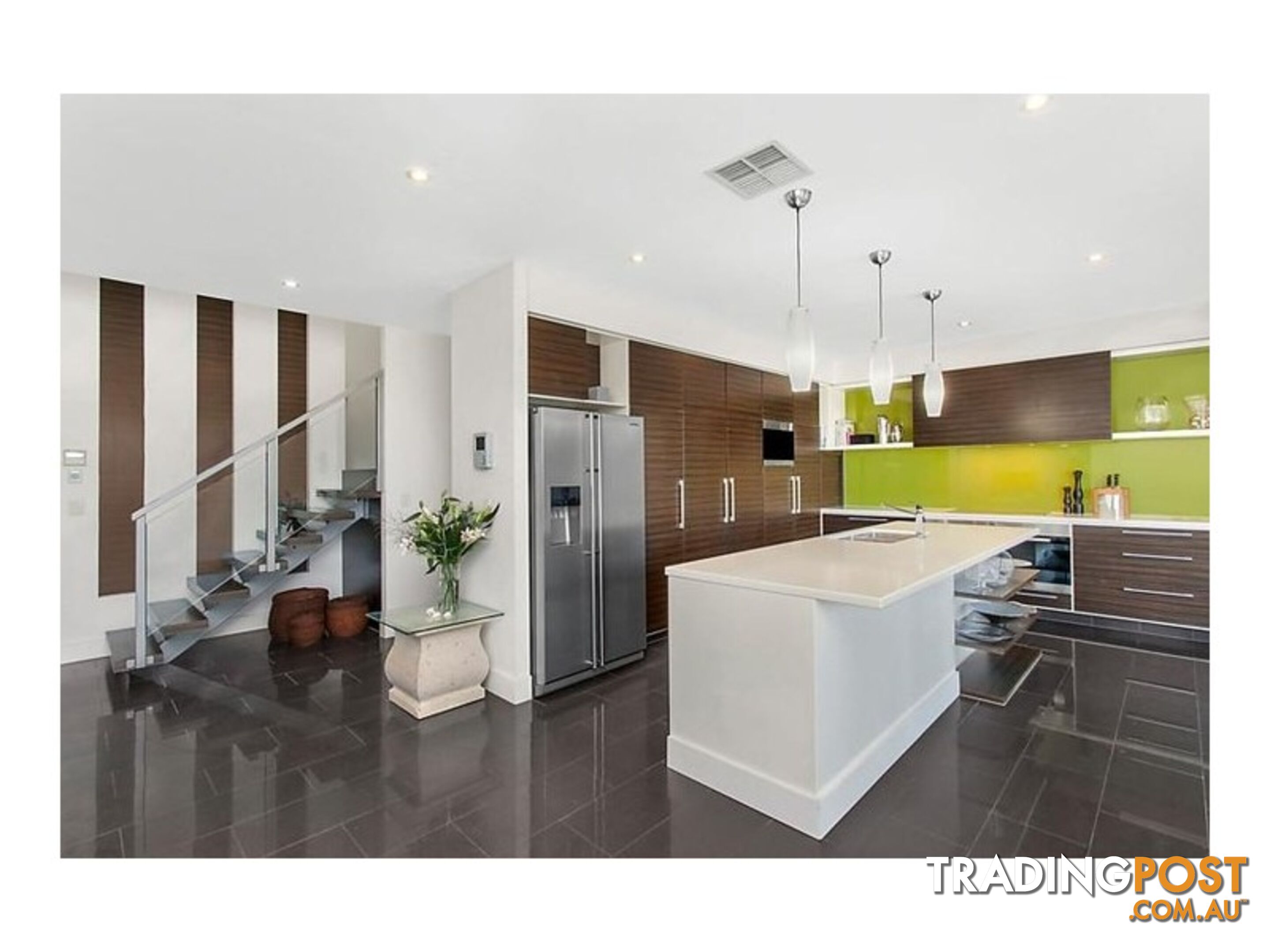 6 La Spezia Court ISLE OF CAPRI QLD 4217