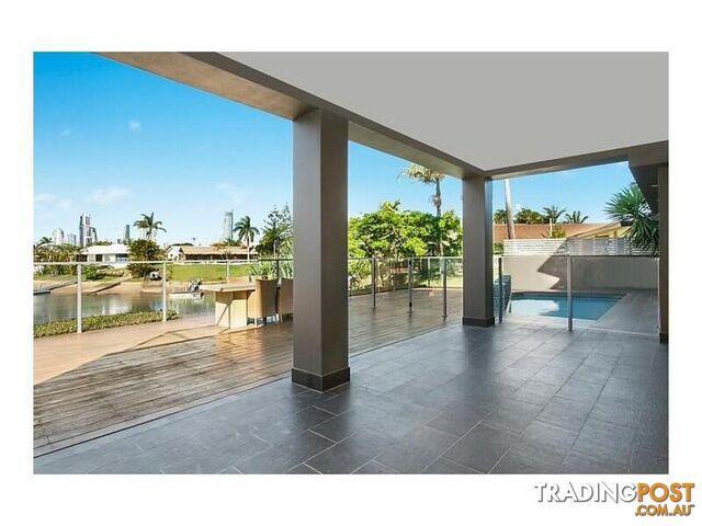 6 La Spezia Court ISLE OF CAPRI QLD 4217