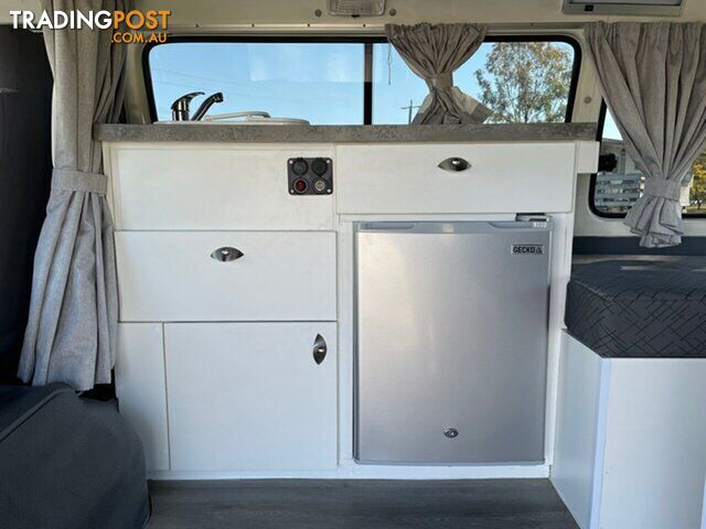 2001 TOYOTA HIACE CAMPERVAN