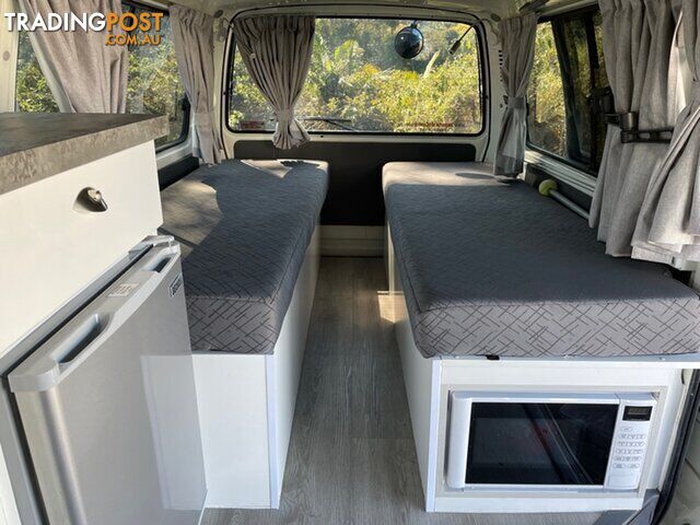 2001 TOYOTA HIACE CAMPERVAN