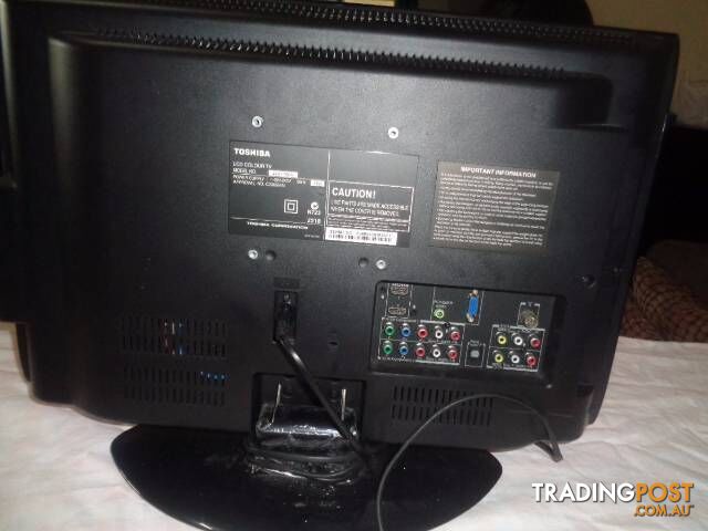 22 inch TOSHIBA FHD Slim & light LED LCD TV & base - photo 2 of 9