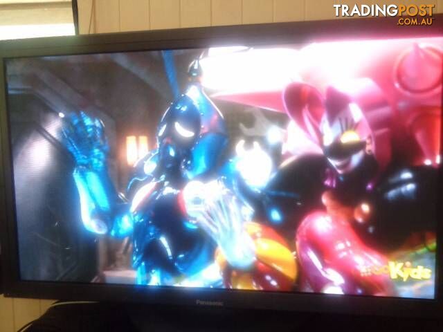Massive 50Ó Panasonic flat screen Plasma Analogue HDMI TV & base - photo 4 of 10