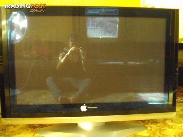 Massive 50Ó Panasonic flat screen Plasma Analogue HDMI TV & base - photo 5 of 10