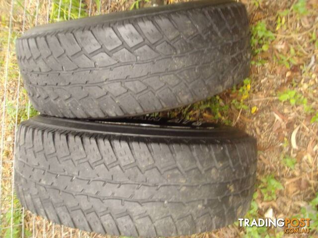 Used Radial 31 10.50 R15LT tyres and rims-two available - photo 4 of 6