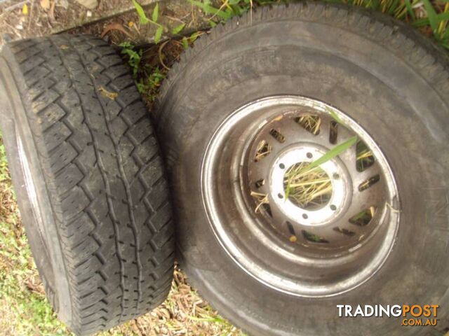 Used Radial 31 10.50 R15LT tyres and rims-two available - photo 2 of 6
