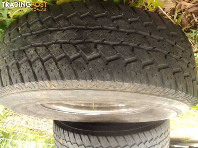 Used Radial 31 10.50 R15LT tyres and rims-two available - photo 5 of 6