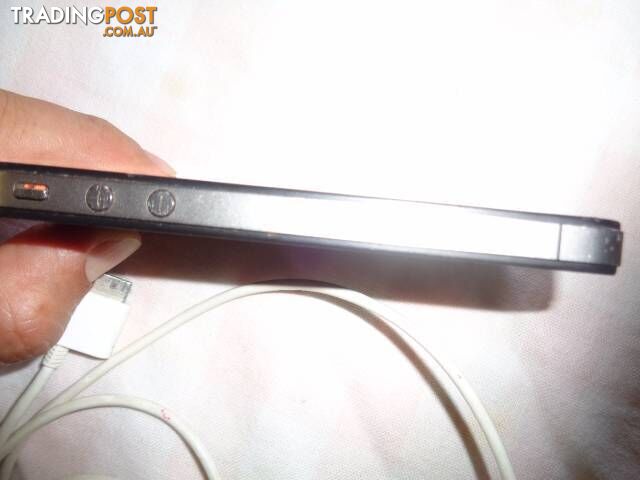 Iphone 4 cable and adapter all in good condition - photo 4 of 7