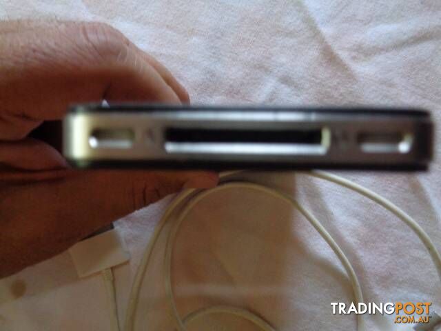Iphone 4 cable and adapter all in good condition - photo 3 of 7