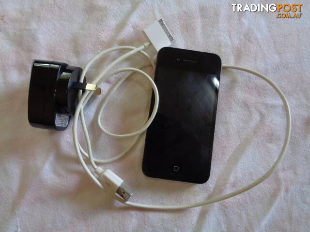 Iphone 4 cable and adapter all in good condition