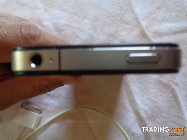 Iphone 4 cable and adapter all in good condition - photo 2 of 7